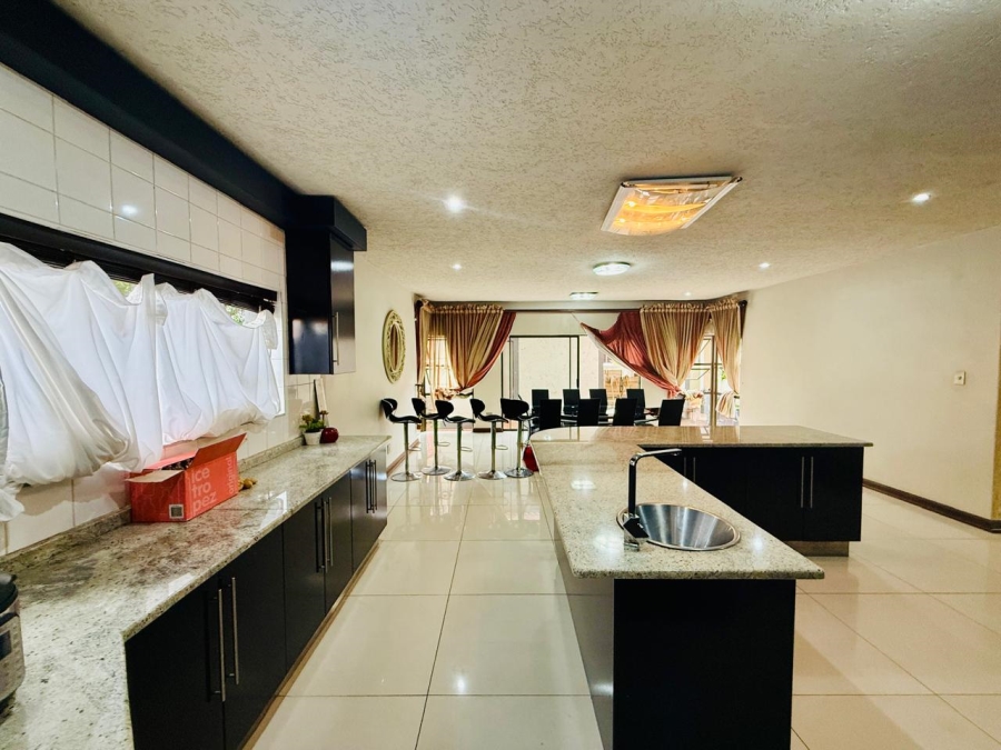 To Let 6 Bedroom Property for Rent in Bendor Limpopo