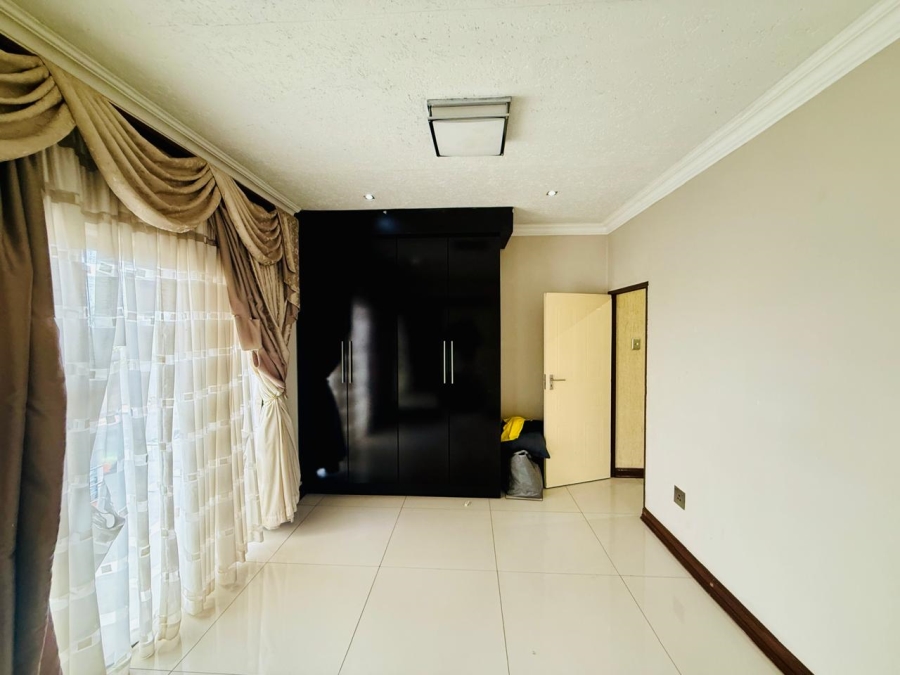 To Let 6 Bedroom Property for Rent in Bendor Limpopo