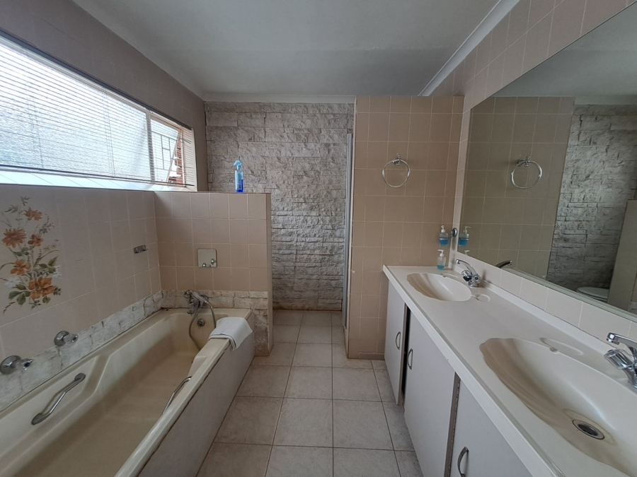 9 Bedroom Property for Sale in Sterpark Limpopo
