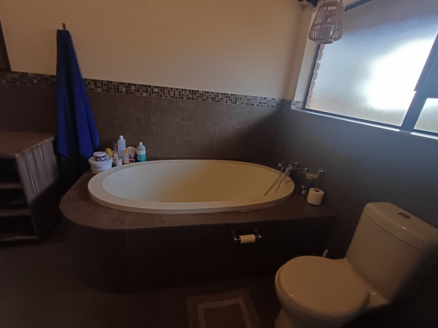 4 Bedroom Property for Sale in Kwaggasvlakte AH Limpopo