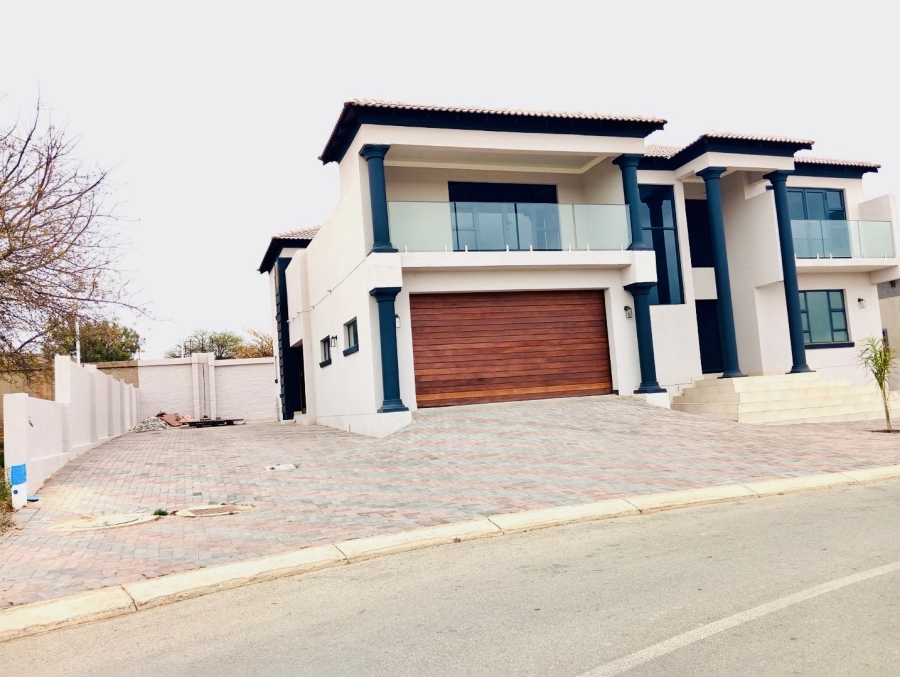 4 Bedroom Property for Sale in Woodhill Estate Limpopo