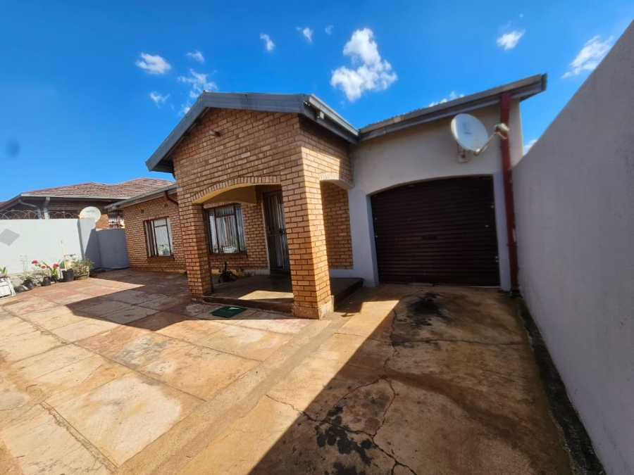 To Let 4 Bedroom Property for Rent in Thohoyandou Limpopo