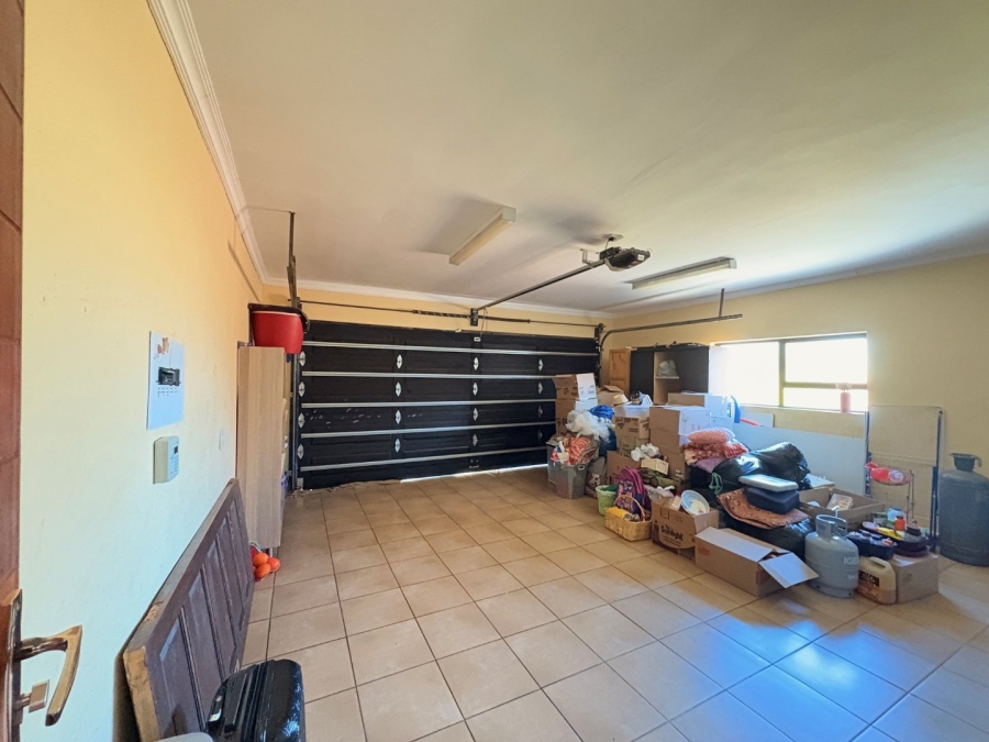 To Let 4 Bedroom Property for Rent in Fauna Park Limpopo
