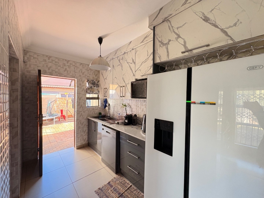 To Let 4 Bedroom Property for Rent in Fauna Park Limpopo