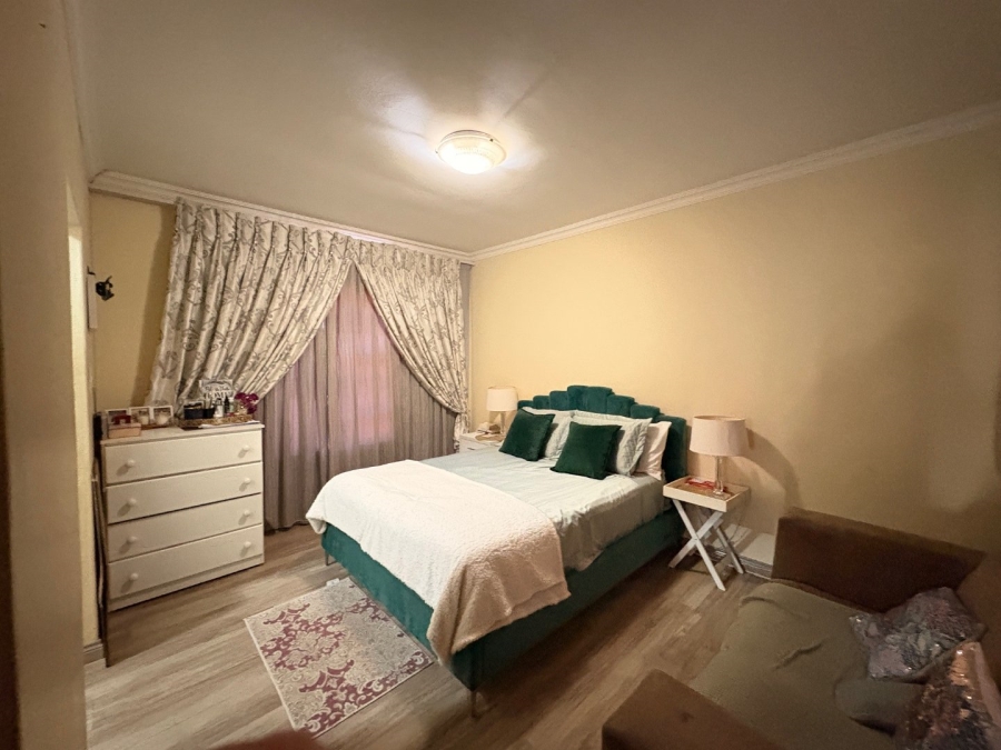 To Let 4 Bedroom Property for Rent in Fauna Park Limpopo