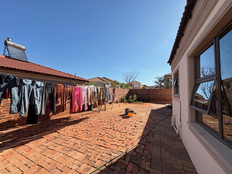 To Let 4 Bedroom Property for Rent in Fauna Park Limpopo