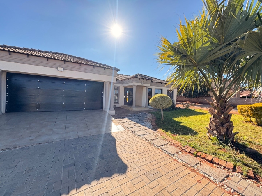 To Let 4 Bedroom Property for Rent in Fauna Park Limpopo