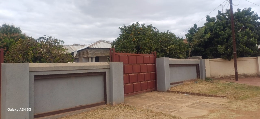 4 Bedroom Property for Sale in Lenyenye Limpopo