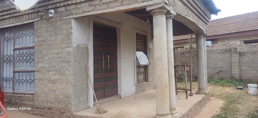 4 Bedroom Property for Sale in Lenyenye Limpopo