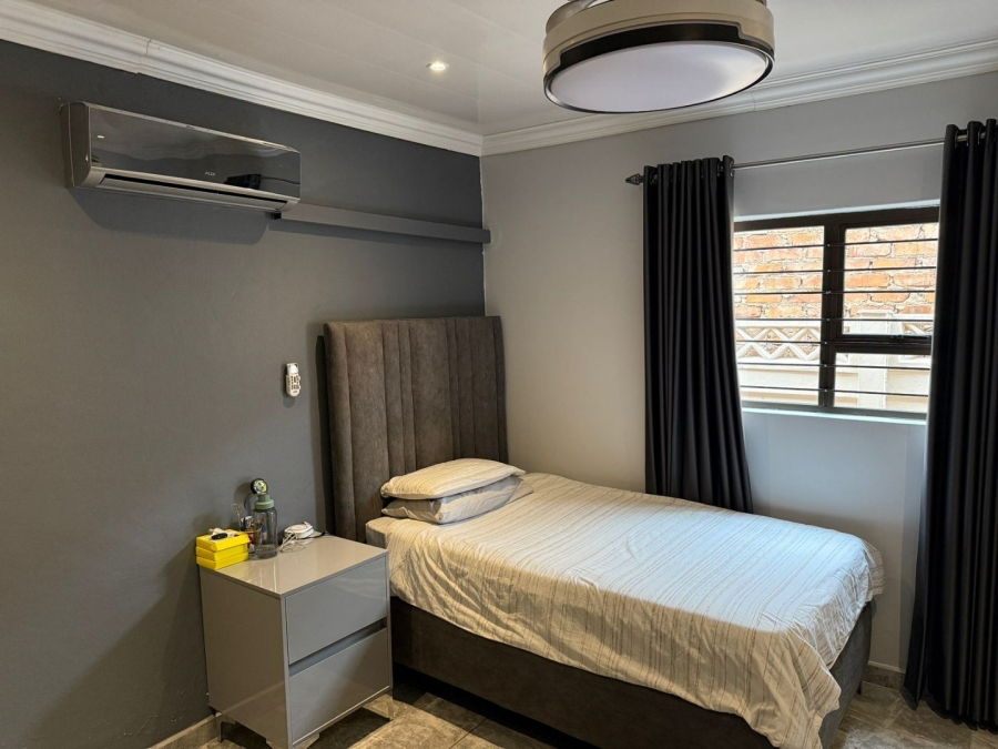5 Bedroom Property for Sale in Nirvana Limpopo