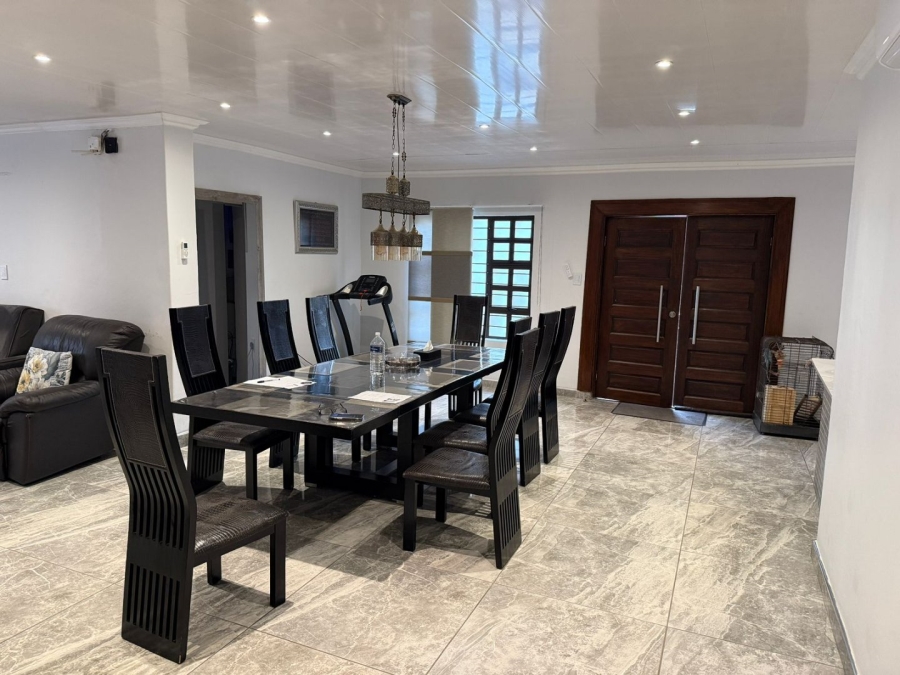 5 Bedroom Property for Sale in Nirvana Limpopo