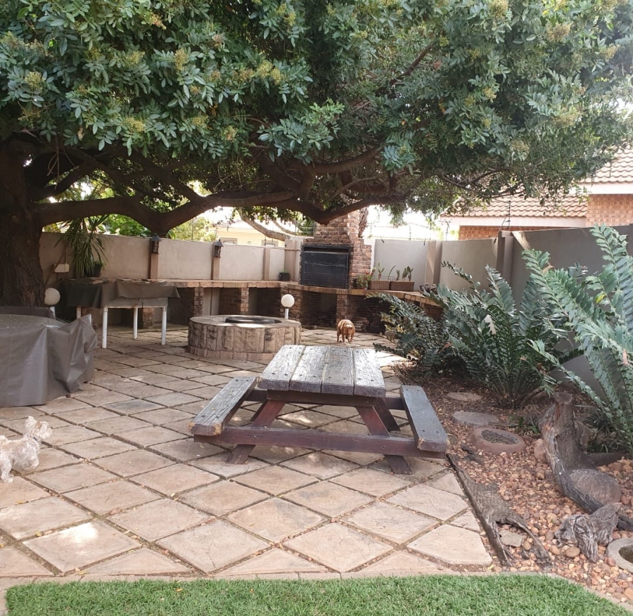 5 Bedroom Property for Sale in Bendor Limpopo