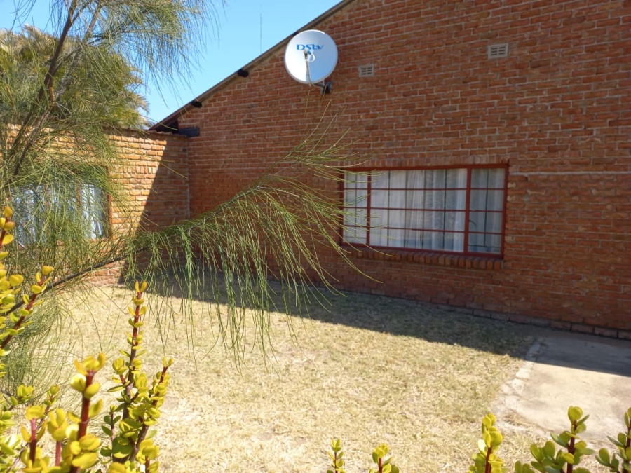 2 Bedroom Property for Sale in Leeukuil AH Limpopo