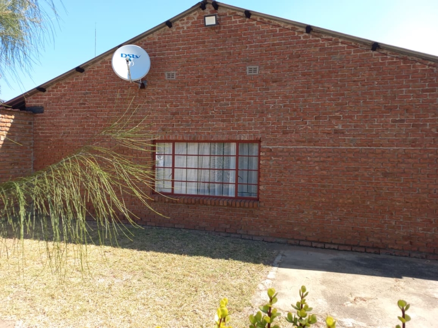 2 Bedroom Property for Sale in Leeukuil AH Limpopo