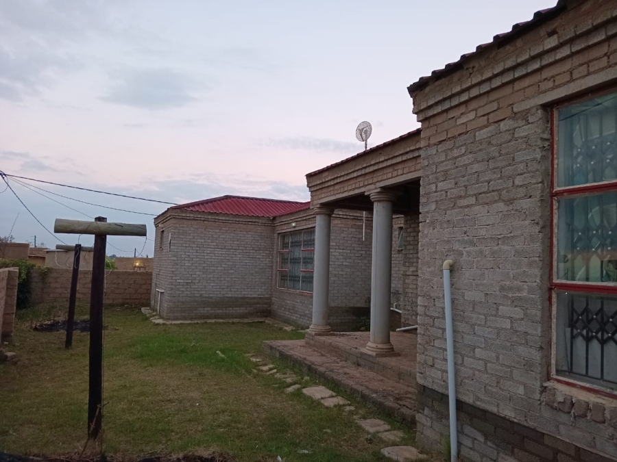 To Let 4 Bedroom Property for Rent in Mankweng Limpopo