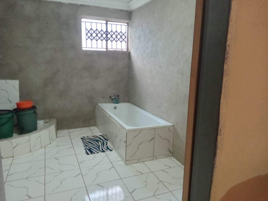To Let 4 Bedroom Property for Rent in Mankweng Limpopo