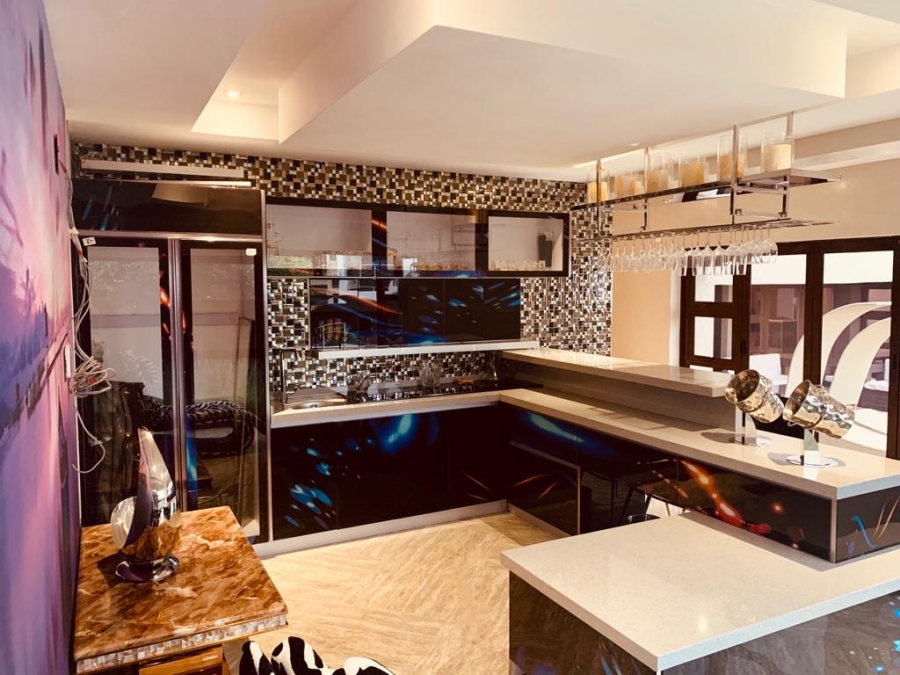 6 Bedroom Property for Sale in Woodhill Estate Limpopo