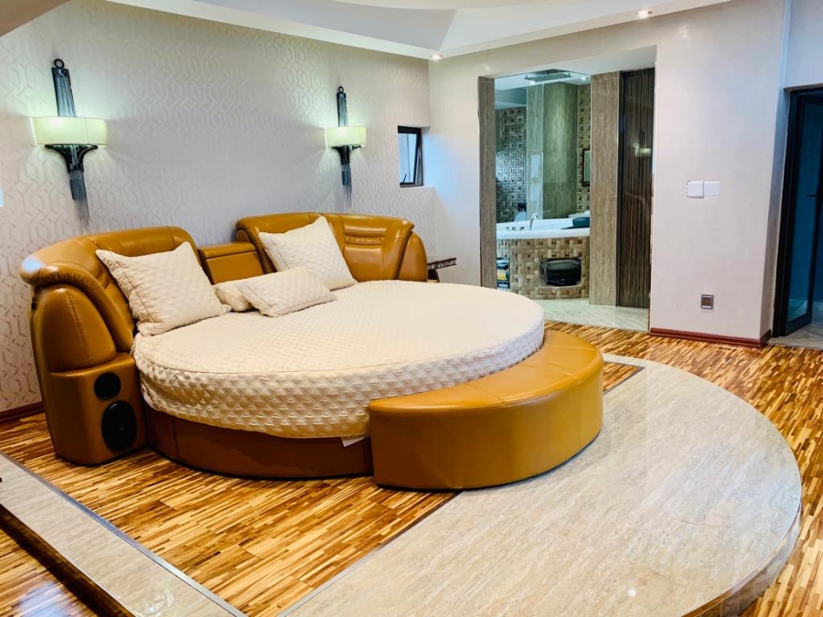 6 Bedroom Property for Sale in Woodhill Estate Limpopo