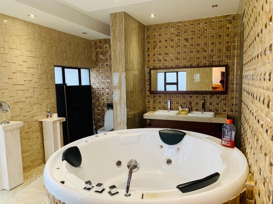 6 Bedroom Property for Sale in Woodhill Estate Limpopo