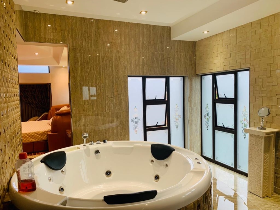 6 Bedroom Property for Sale in Woodhill Estate Limpopo