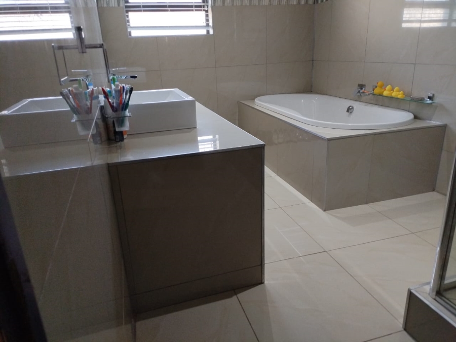 4 Bedroom Property for Sale in Woodhill Estate Limpopo