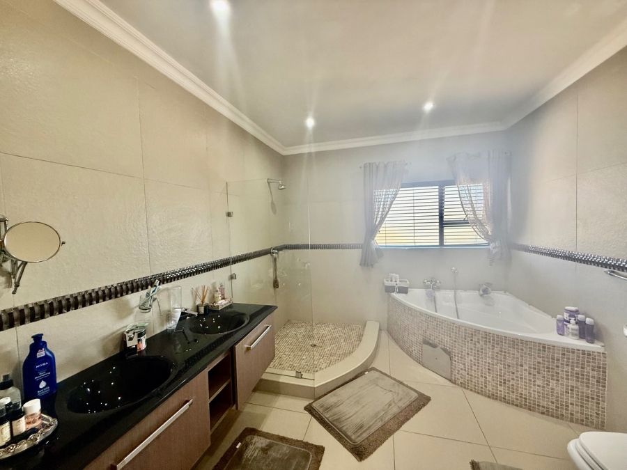 3 Bedroom Property for Sale in Woodhill Estate Limpopo