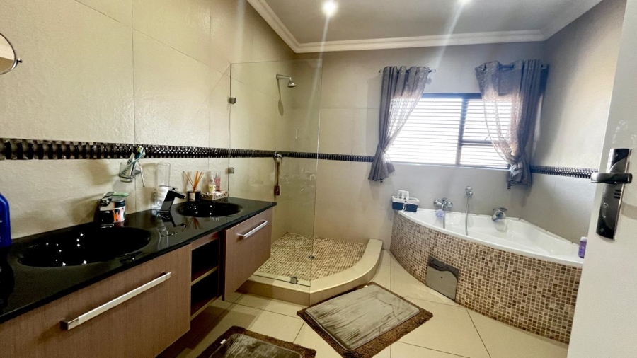 3 Bedroom Property for Sale in Bendor Limpopo