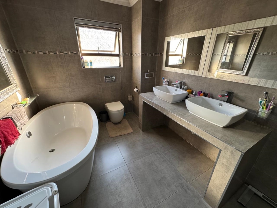 4 Bedroom Property for Sale in Bendor Limpopo