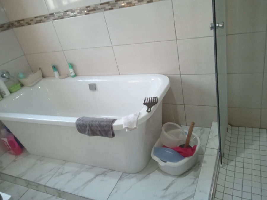 To Let 3 Bedroom Property for Rent in Madiba Park Limpopo