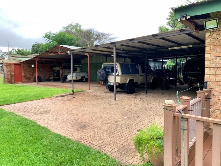 7 Bedroom Property for Sale in Ivydale Limpopo