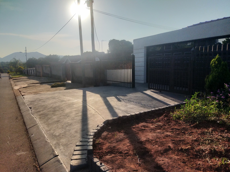 3 Bedroom Property for Sale in Shayandima Limpopo