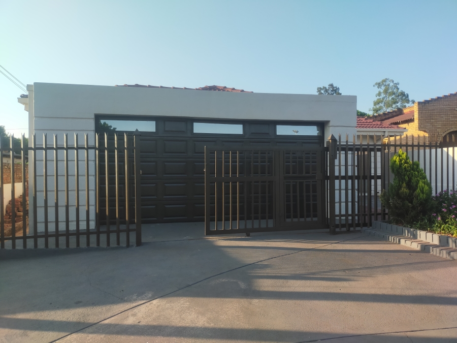 3 Bedroom Property for Sale in Shayandima Limpopo