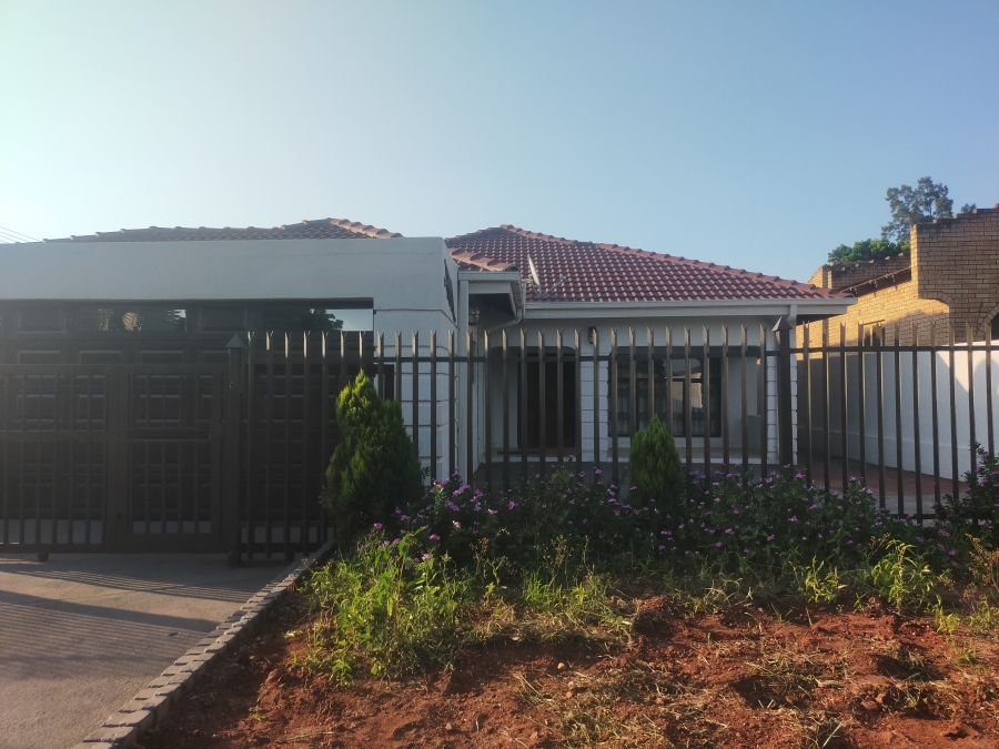 3 Bedroom Property for Sale in Shayandima Limpopo