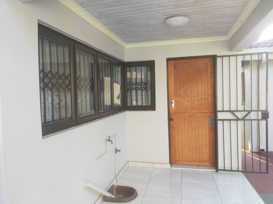 3 Bedroom Property for Sale in Shayandima Limpopo