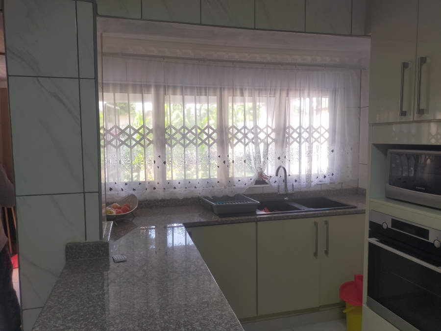 3 Bedroom Property for Sale in Shayandima Limpopo