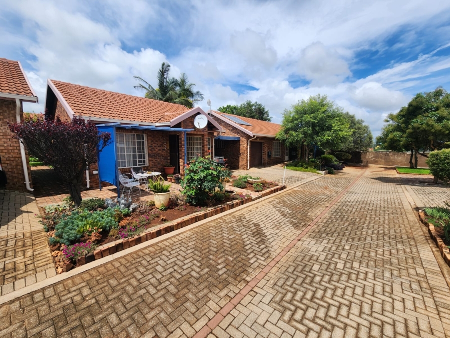 1 Bedroom Property for Sale in Koraal Retirement Village Limpopo