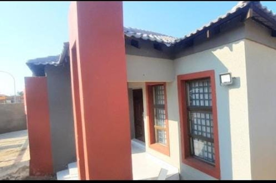 3 Bedroom Property for Sale in Mahlasedi Park Limpopo