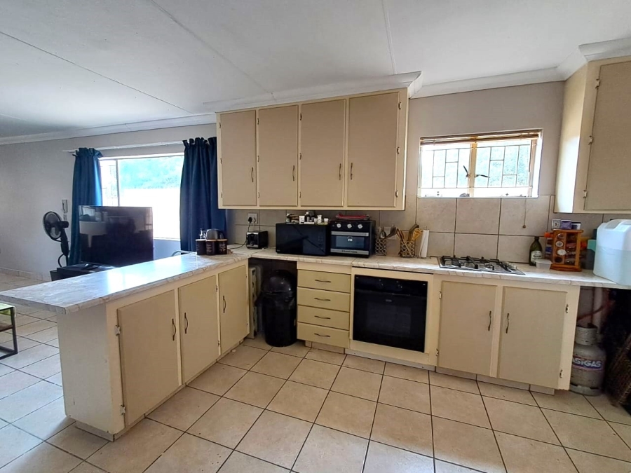 To Let 2 Bedroom Property for Rent in Moregloed Limpopo