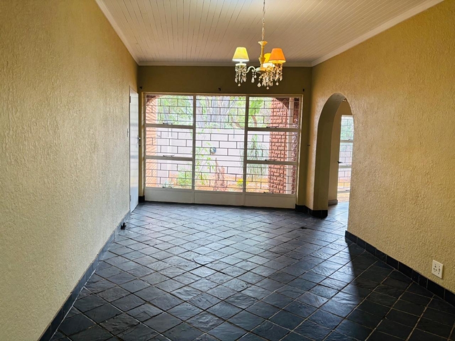 5 Bedroom Property for Sale in Chroompark Limpopo