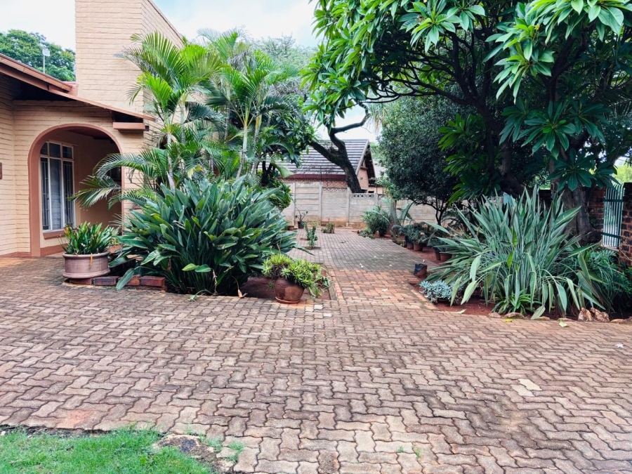 4 Bedroom Property for Sale in Kameeldoringpark Limpopo