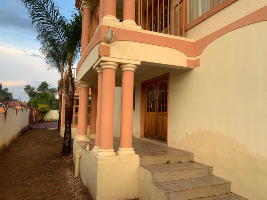 6 Bedroom Property for Sale in Flora Park Limpopo