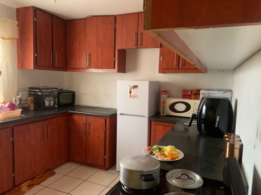 6 Bedroom Property for Sale in Flora Park Limpopo