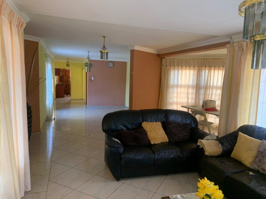 6 Bedroom Property for Sale in Flora Park Limpopo