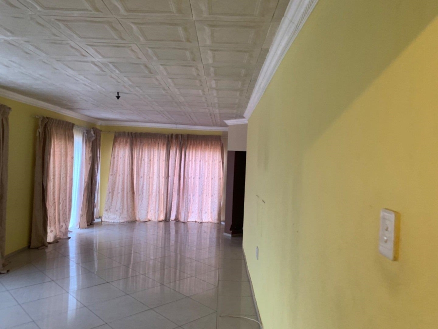 6 Bedroom Property for Sale in Flora Park Limpopo