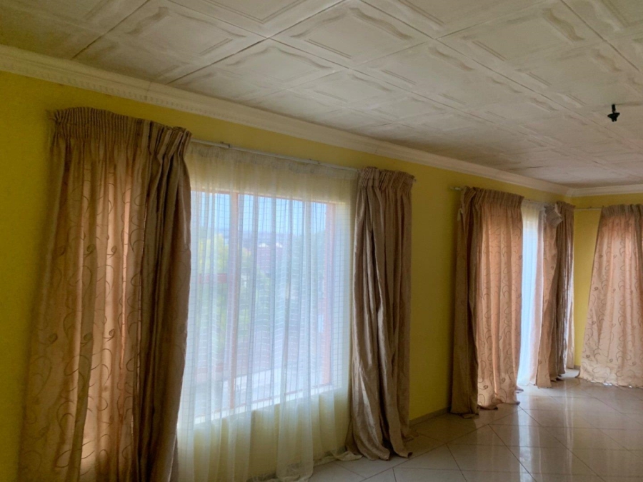 6 Bedroom Property for Sale in Flora Park Limpopo