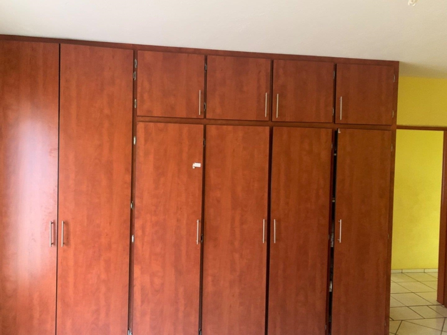 6 Bedroom Property for Sale in Flora Park Limpopo