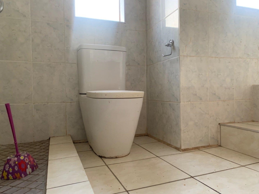 6 Bedroom Property for Sale in Flora Park Limpopo