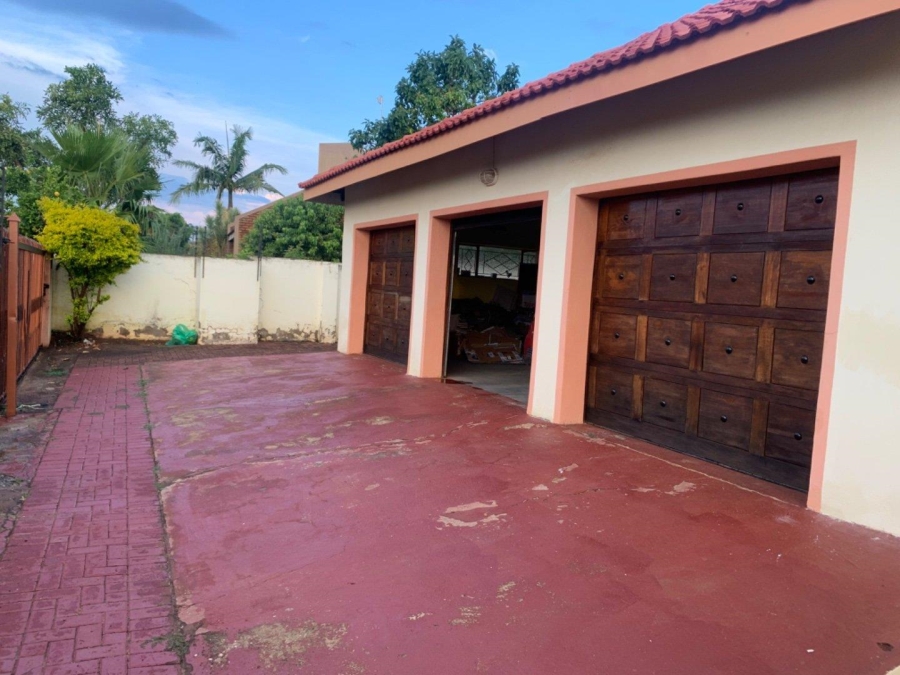 6 Bedroom Property for Sale in Flora Park Limpopo