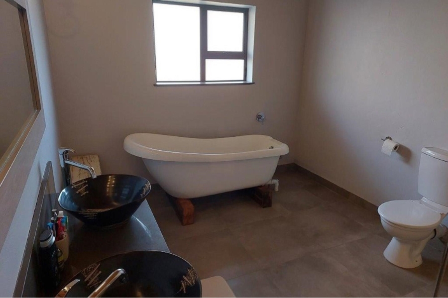 4 Bedroom Property for Sale in Ditholo Wildlife Estate Limpopo