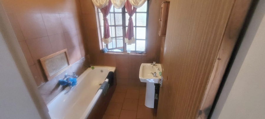 4 Bedroom Property for Sale in Chroompark Limpopo